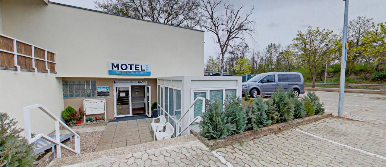 Terminal Park Motel Bischofsheim Exterior photo